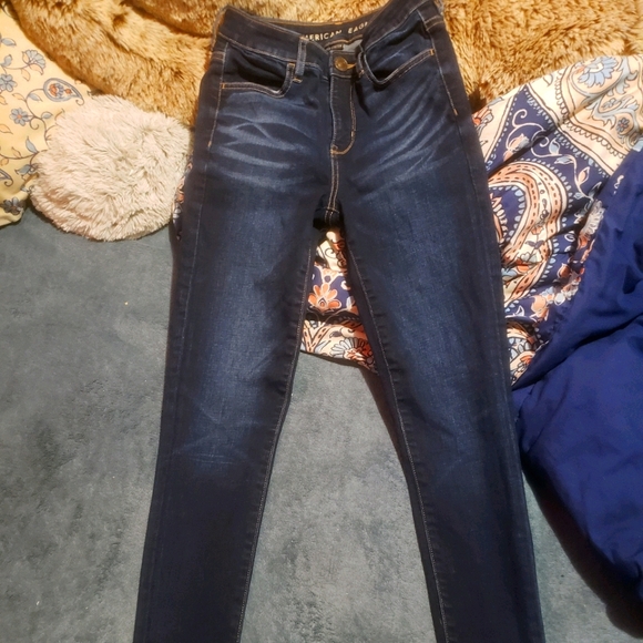 American Eagle Outfitters - Picture 2 of 4